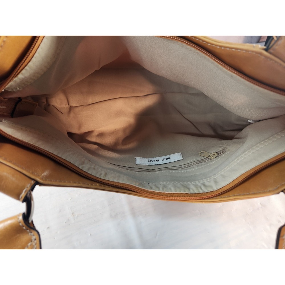 Stylish Nine West Tan Leather Purse Handbag Medium Size NWT - Picture 5 of 8